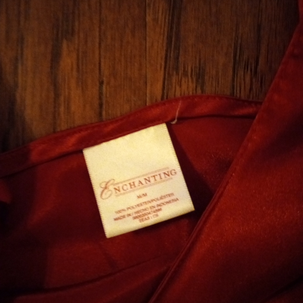 New Enchanting Medium Solid Red 40" Midi Lingerie - image 3